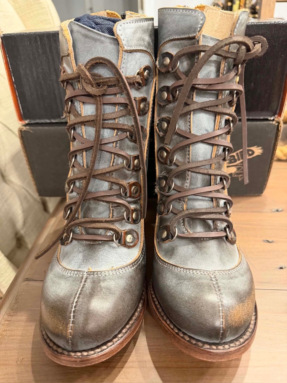 EUC- Freebird “Borow” boots in color Ice. Size 7. - Picture 6 of 6